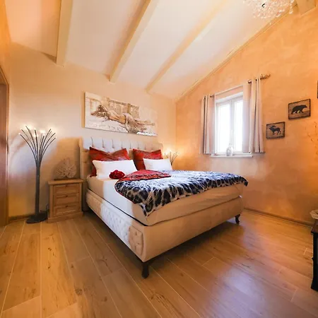 Rustic Jakob With Pool In * Tinjan