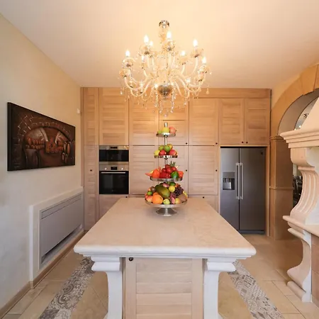 Rustic Jakob With Pool In Villa *