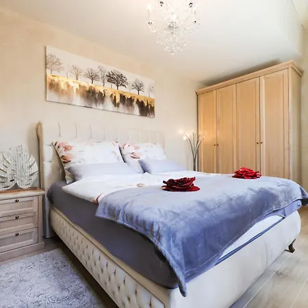 Rustic Jakob With Pool In Tinjan