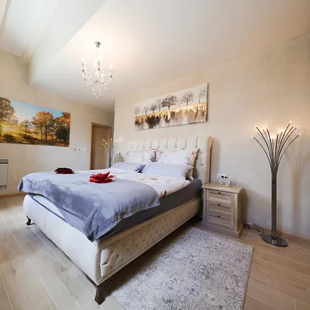 Rustic Jakob With Pool In Villa