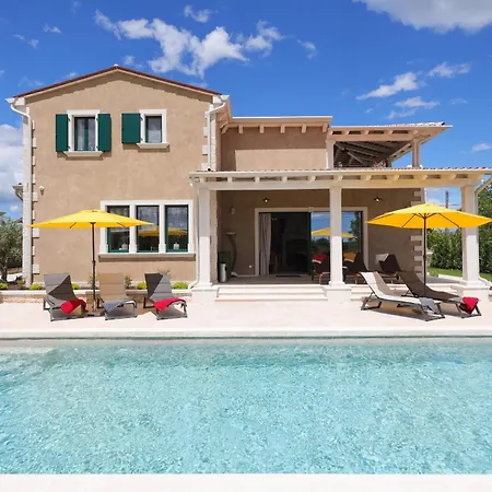 Villa Rustic Jakob With Pool In *