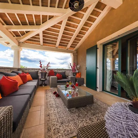 Villa Rustic Jakob With Pool In *