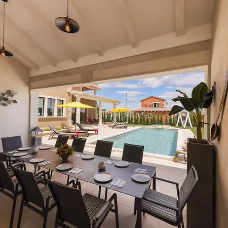 Villa Rustic Jakob With Pool In *